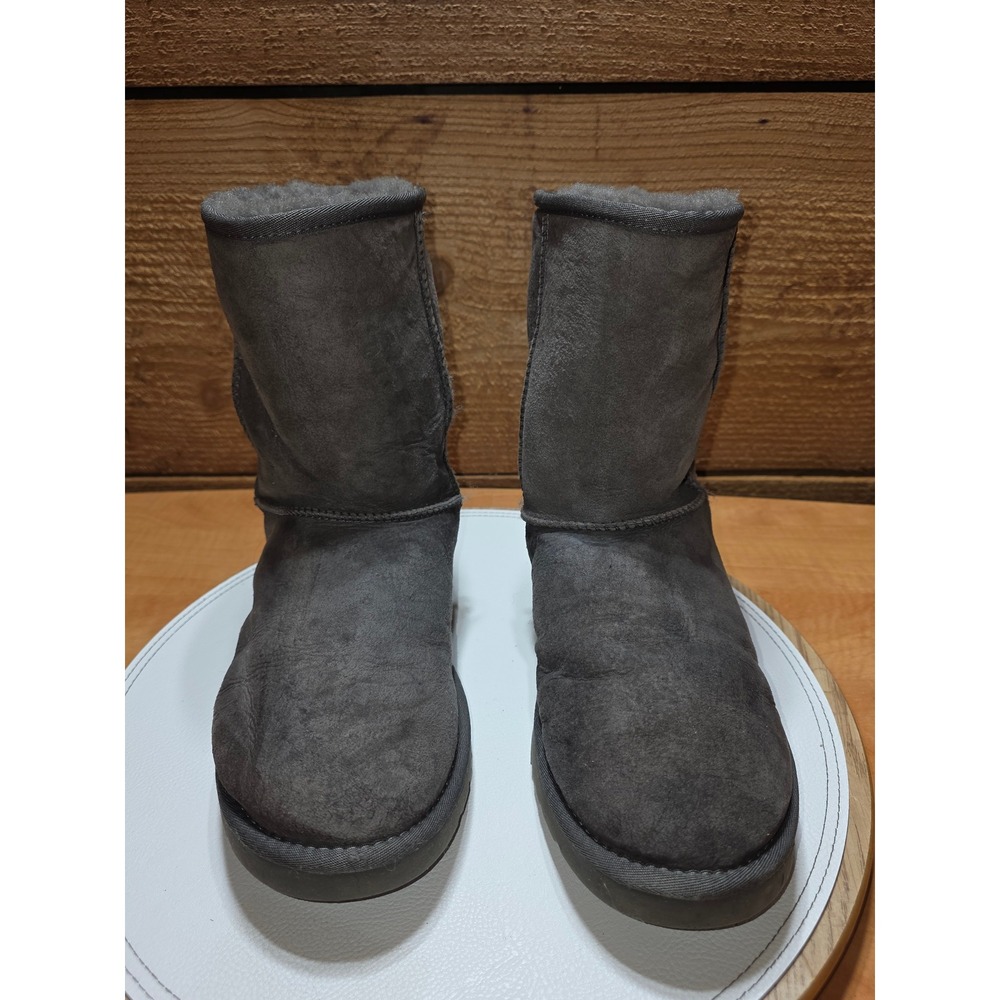 UGG Australia Classic Short II Grey Suede Sheepskin Boots Women Size 8 5825